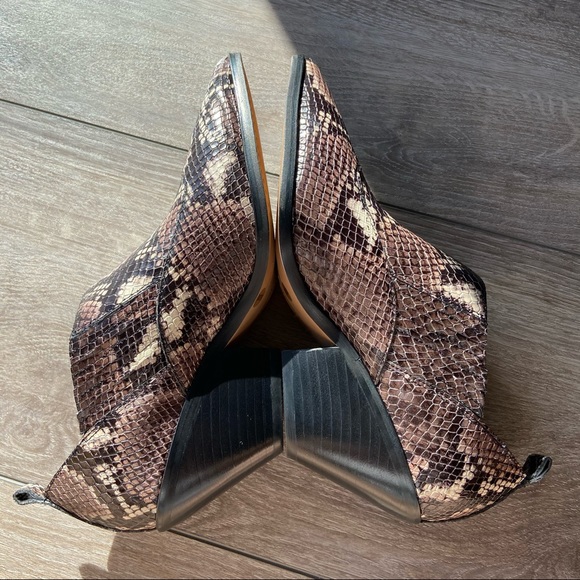 NWT Vince Camuto Jetera Bootie - Picture 9 of 12